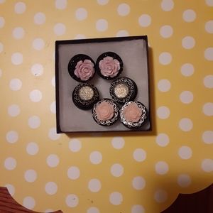 1 inch plus from love kills boutique